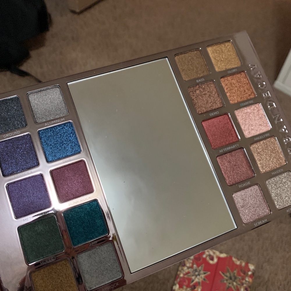 Eyeshadow - Picture 6 of 6